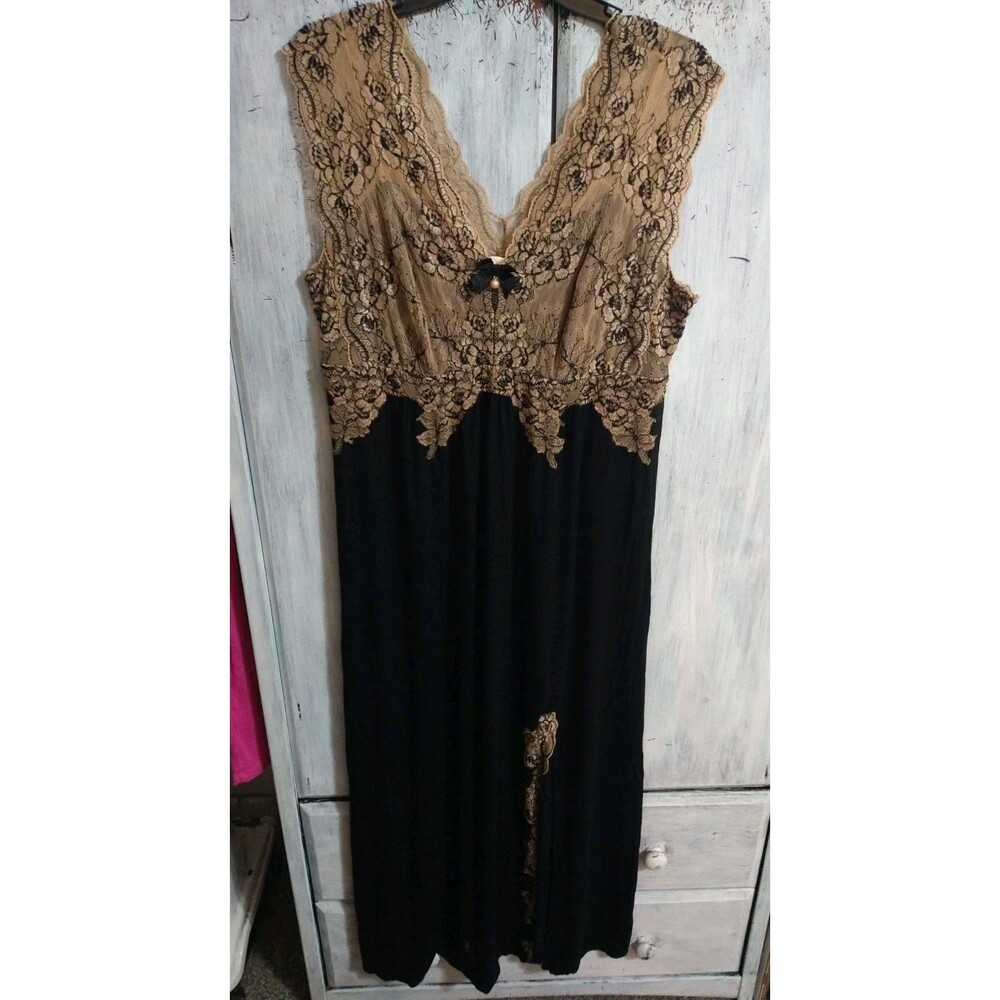 Sonoma Black Maxi Dress with Tan Lace Bodice